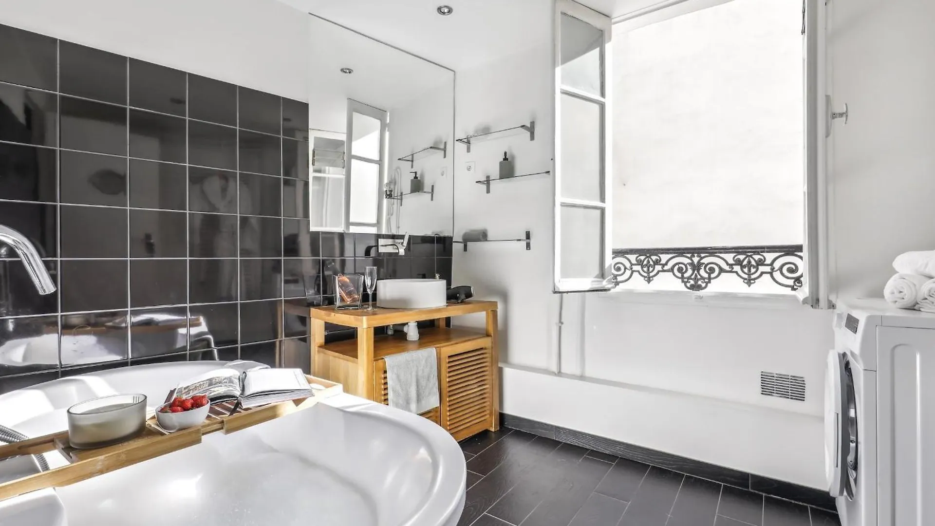 Le Marais & Place De La Republique - 2Br - Cityapartmentstay Paris Apartment